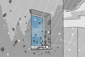 Hagel trifft auf Fassade und Fenster
